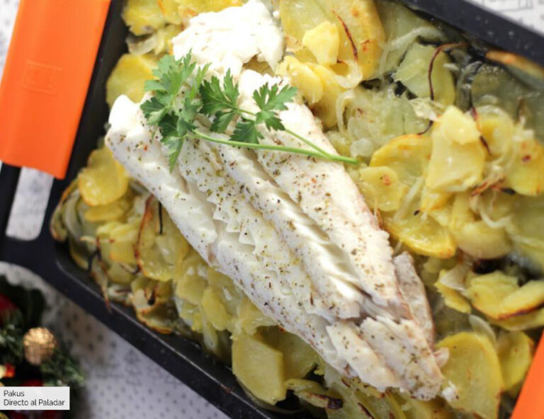 Receta de Merluza al Horno con Patatas de la Abuela: Un Clásico Irresistible en Tu Mesa Receta de Merluza al Horno con Patatas de la Abuela: Un Clásico Irresistible en Tu Mesa
