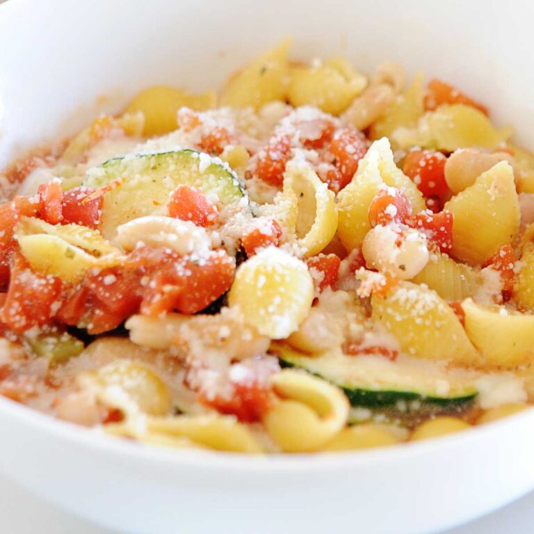 Receta de Minestrone: Delicioso y Nutritivo Plato Italiano Para Toda la Familia Receta de Minestrone: Delicioso y Nutritivo Plato Italiano Para Toda la Familia