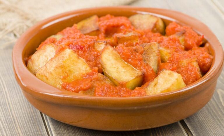 Receta de Patatas Bravas: Descubre el Sabor Auténtico Español en Tu Cocina Receta de Patatas Bravas: Descubre el Sabor Auténtico Español en Tu Cocina