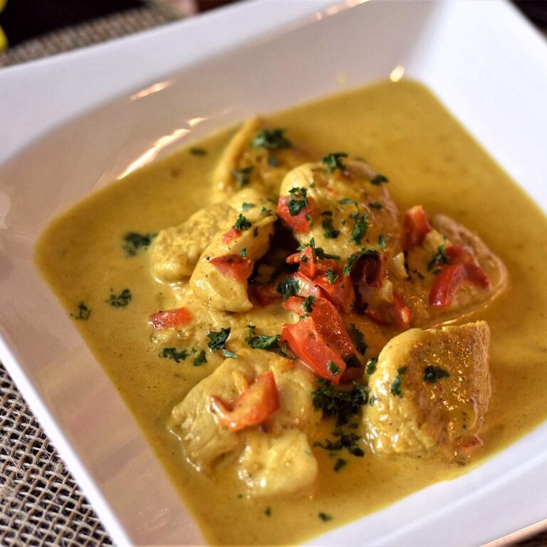 Receta de Pollo con Almendras de la Abuela: Un Clásico Sabor Familiar Irresistible Receta de Pollo con Almendras de la Abuela: Un Clásico Sabor Familiar Irresistible