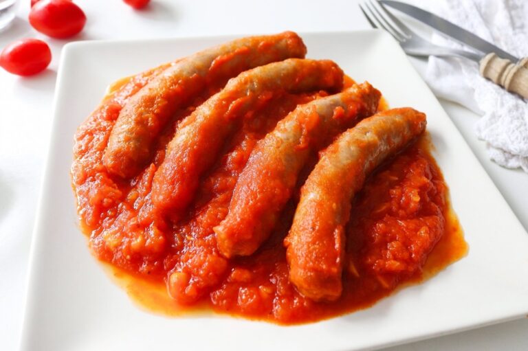 Receta de Salchichas con Tomate de la Abuela: Tradición Casera Exquisita Receta de Salchichas con Tomate de la Abuela: Tradición Casera Exquisita