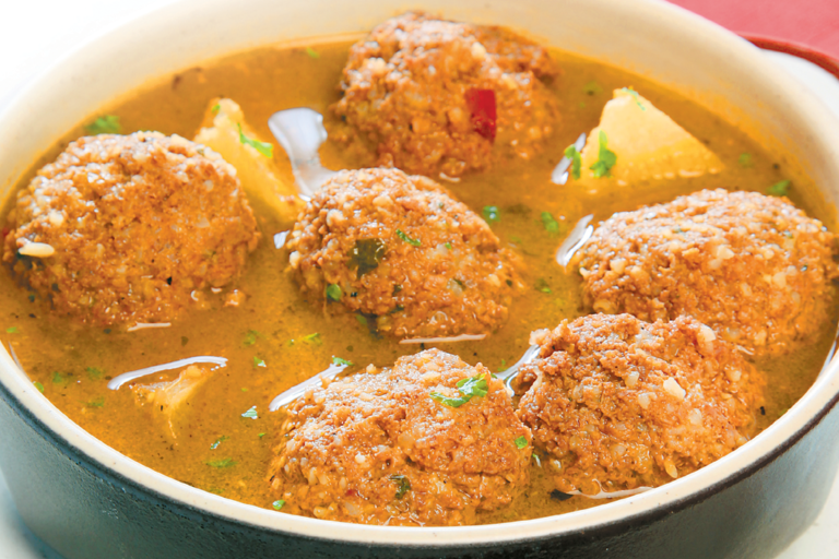 Receta de Sopa de Albóndigas de la Abuela: Un Plato Tradicional Lleno de Sabor y Amor Familiar Receta de Sopa de Albóndigas de la Abuela: Un Plato Tradicional Lleno de Sabor y Amor Familiar