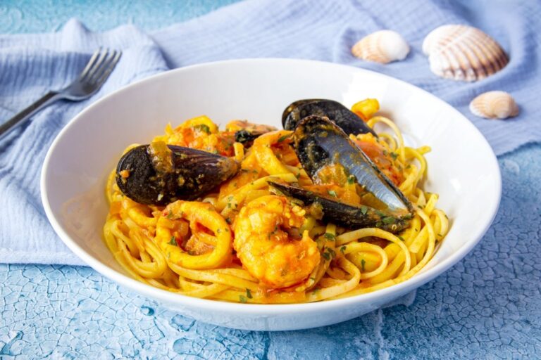 Receta de Tallarines a la Marinera: Una Delicia del Mar en tu Mesa Receta de Tallarines a la Marinera: Una Delicia del Mar en tu Mesa