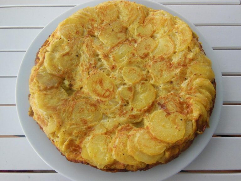 Como hacer una tortilla de patatas: Receta paso a paso para preparar la clásica tortilla española Como hacer una tortilla de patatas: Receta paso a paso para preparar la clásica tortilla española