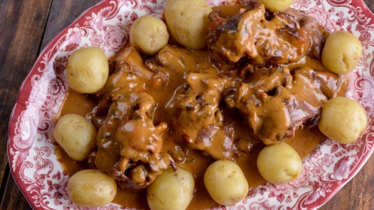 Receta de Rabo de Toro de la Abuela: Delicioso plato tradicional para sorprender a toda la familia Receta de Rabo de Toro de la Abuela: Delicioso plato tradicional para sorprender a toda la familia